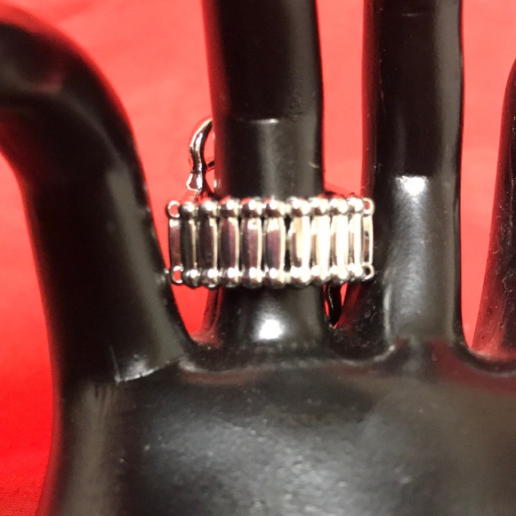 Ring - Picture 3 of 5